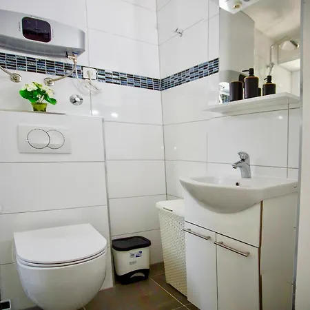 Luxury Studio 2 Near Palace And Beach شقة *